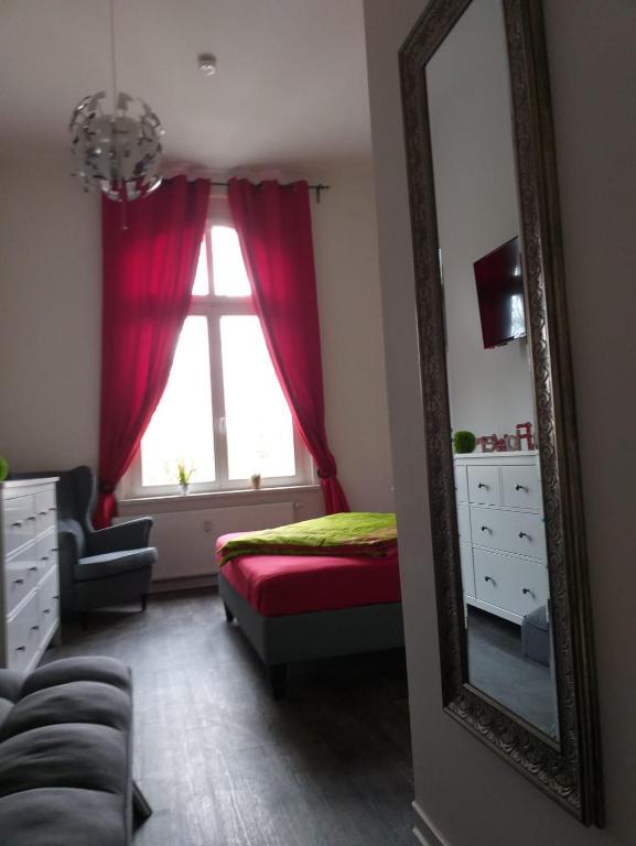 New Amsterdam room 3