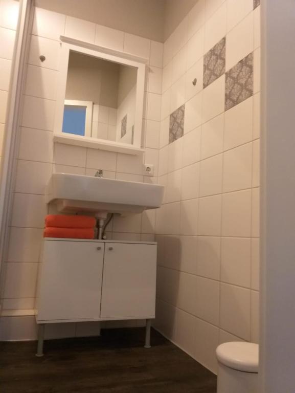 New Amsterdam room 5